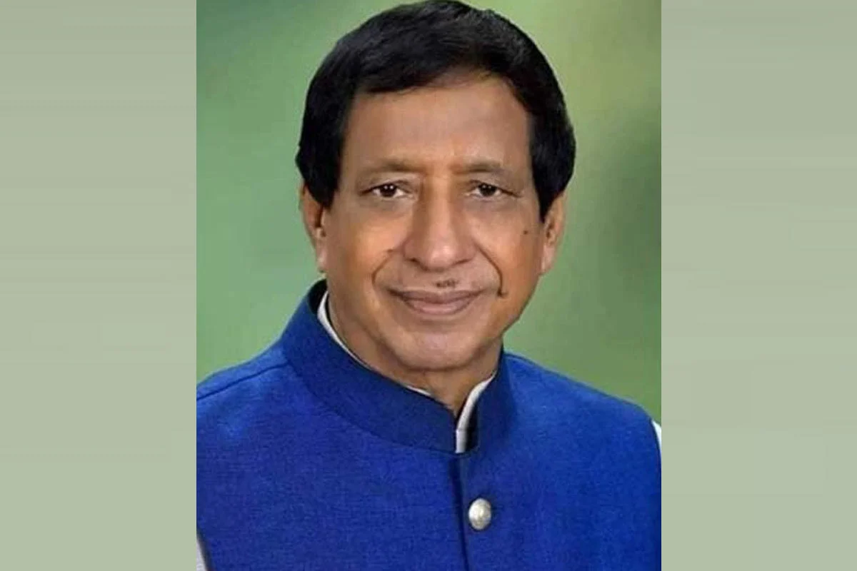 সাবেক সমাজকল্যাণমন্ত্রী নুরুজ্জামানকে গ্রেফতার করা হয়েছে।