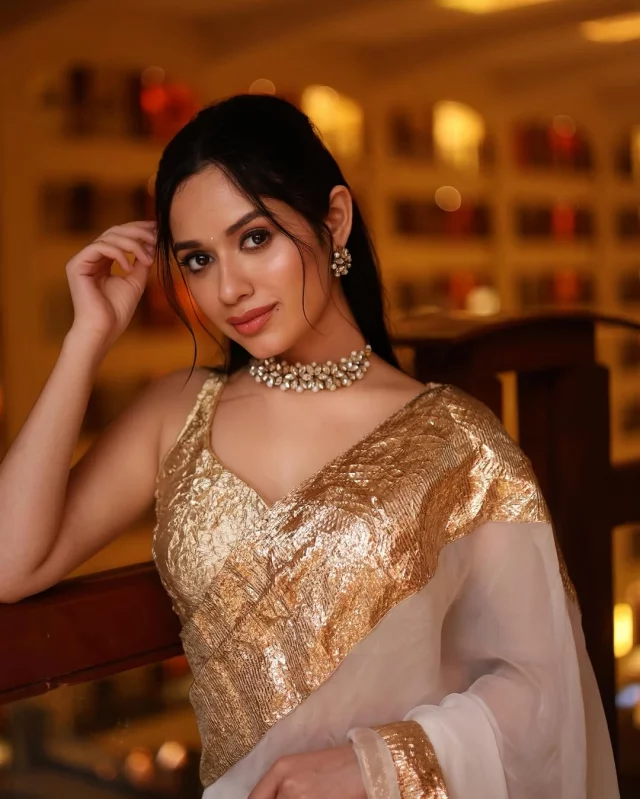 মাত্র ২৩ বছর বয়সেই ২৫০ কোটির মালিকানা অর্জন করেছেন জান্নাত।