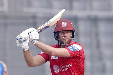 মিরাজদের বিপদসীমায় ঠেলে কাছাকাছি চলে এলো তামিমের বরিশাল।