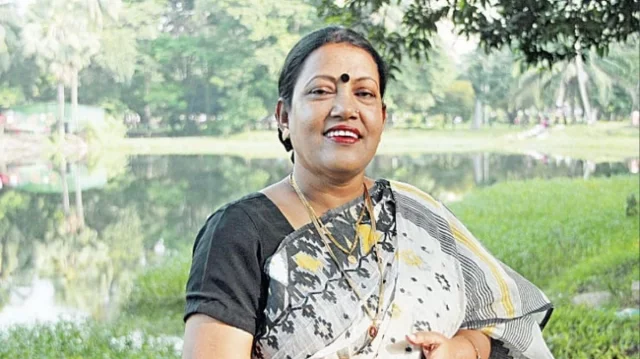 গুরুতর অসুস্থ অবস্থায় ফরিদা পারভীনকে আইসিইউতে ভর্তি করা হয়েছে।