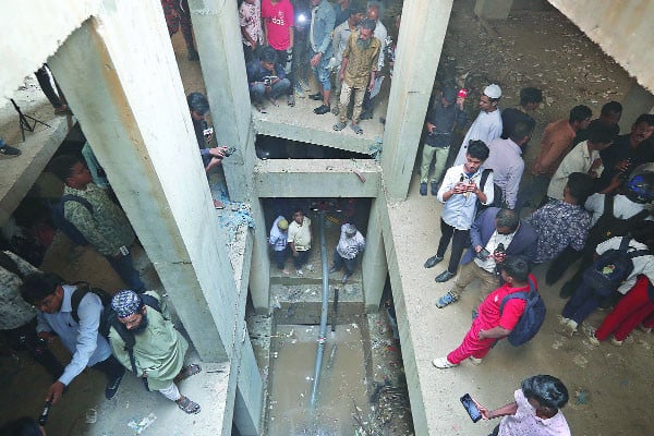 পানি সরানোর পর যা প্রকাশিত হল