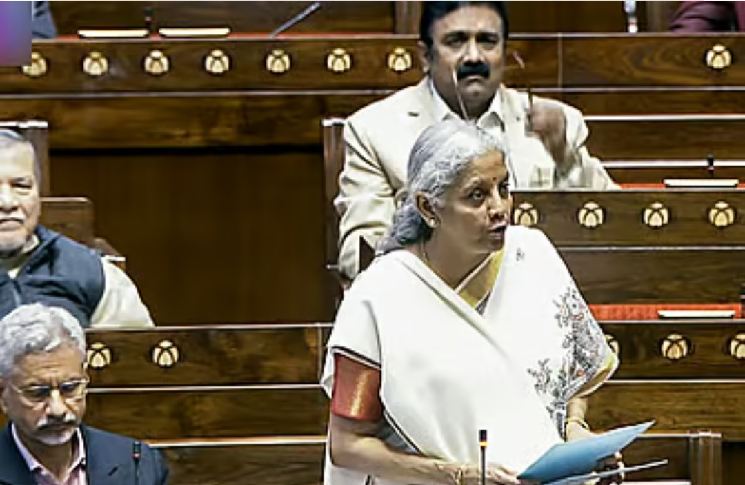 ভারতে করমুক্ত আয়ের সীমা বাংলাদেশের তুলনায় প্রায় পাঁচ গুণ বেশি।