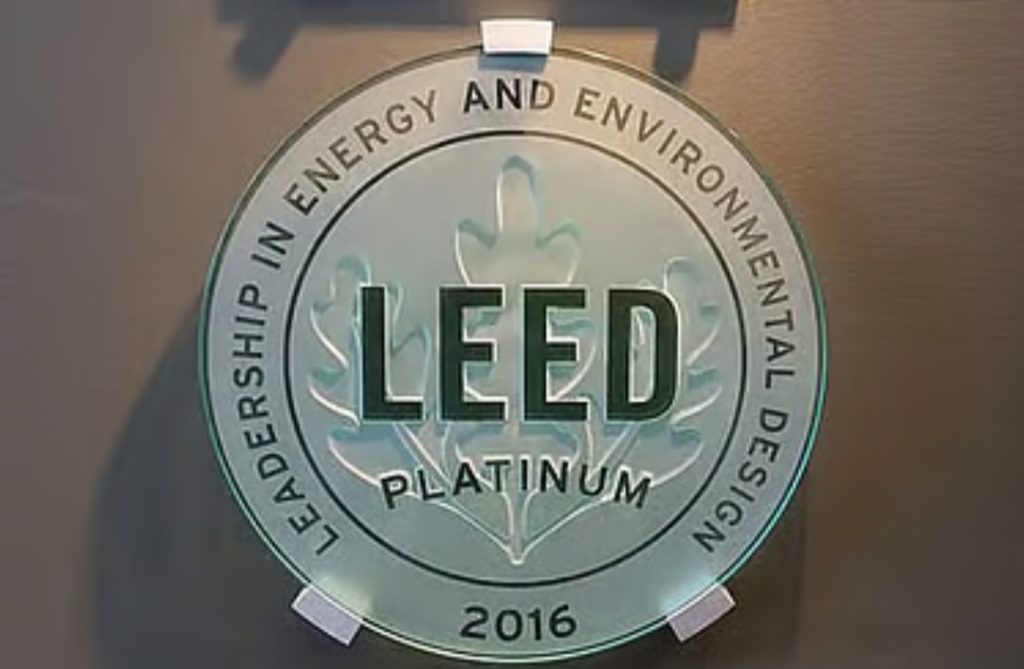 দেশের আরও দুটি তৈরি পোশাক কারখানা পরিবেশবান্ধব সনদ লাভ করেছে।