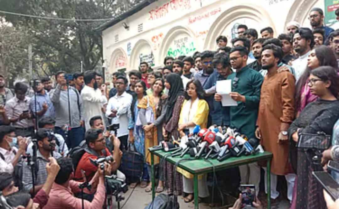 ২০৫ সদস্যের আহ্বায়ক কমিটি গঠন, রিফাত রশীদ পদত্যাগ করেছেন।