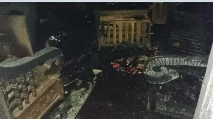 আড়াইহাজারে আওয়ামী লীগ নেতা দেলোয়ার হোসেনের বাড়িতে দুর্বৃত্তদের হামলা, ভাংচুর ও অগ্নিসংযোগ
