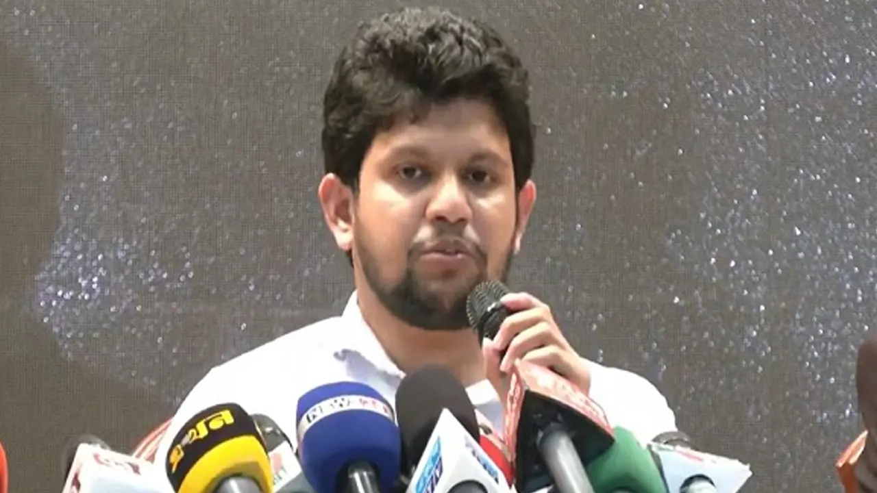 দেশজুড়ে অস্থিরতা, সবাইকে শান্ত থাকার আহ্বান জানালেন উপদেষ্টা মাহফুজ আলম