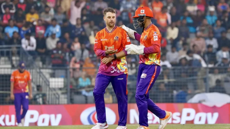 বিদেশি ক্রিকেটাররা হোটেলে আটকা, সমাধান না হলে আইনি ব্যবস্থা