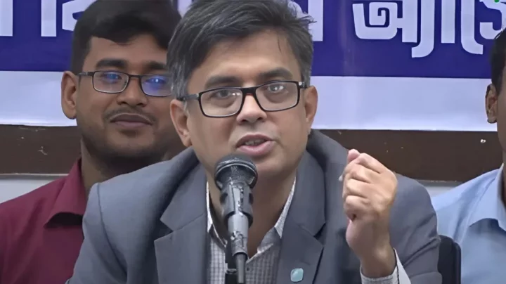সাংবাদিকদের ন্যূনতম বেতন ৩০ হাজার টাকা করার নির্দেশনা, না হলে বন্ধ হবে প্রতিষ্ঠান