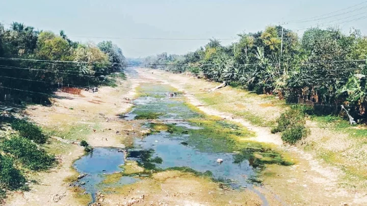 পদ্মা নদীর পানি কমে যাওয়ায় কুষ্টিয়ার সেচ প্রকল্পে পানি সরবরাহ বন্ধ