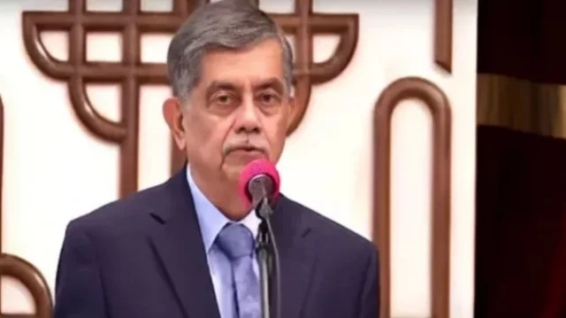 শিক্ষা উপদেষ্টা বলেছেন, এসএসসি পরীক্ষার চ্যালেঞ্জ মোকাবিলায় পদক্ষেপ নেওয়া প্রয়োজন।