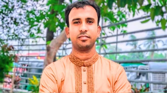 নাগরিক পার্টির পদ ত্যাগ করে পূর্ববর্তী দলে ফিরে গেলেন হানিফ।