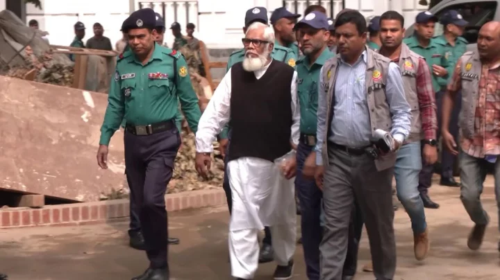 দুদকের দুই মামলায় শিল্পপতি সালমান এফ রহমানসহ ১৯ জন আসামি