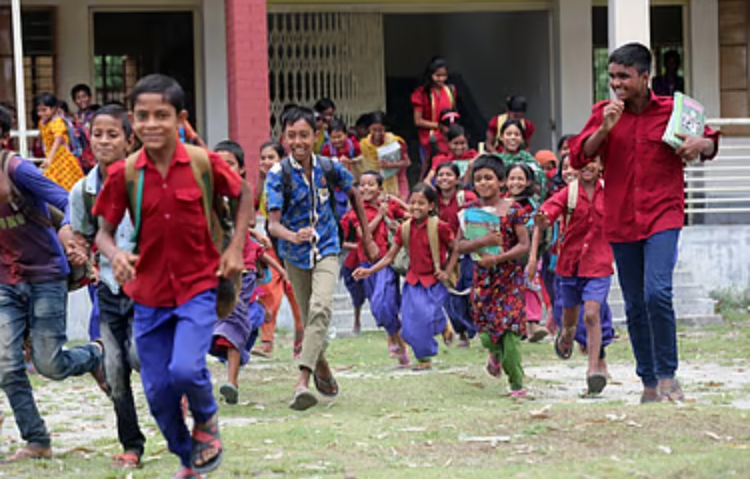 আজ থেকে শুরু হচ্ছে শিক্ষাপ্রতিষ্ঠানে ৪০ দিনের ছুটি।