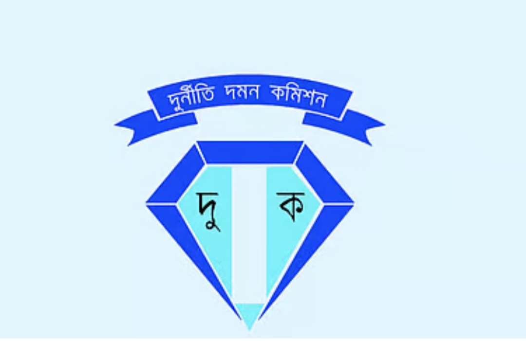 ডিজিএফআইয়ের প্রাক্তন প্রধান সাইফুলের বাসা থেকে ২ কোটি ৪৫ লাখ টাকা উদ্ধার করা হয়েছে।
