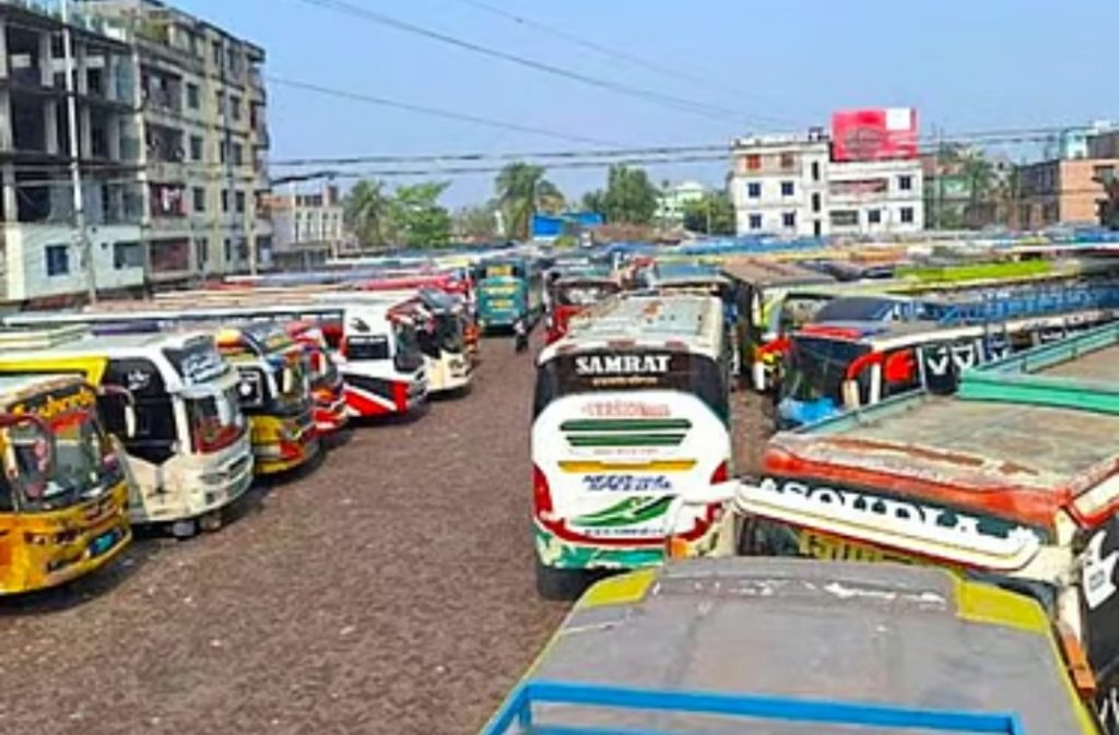 বরিশালে ১৭ রুটে পাঁচ ঘণ্টার বাস ধর্মঘট প্রত্যাহার করা হয়েছে।