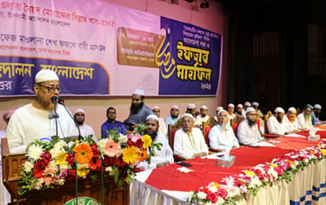 ইসলামী আন্দোলন বাংলাদেশ সতর্ক করে বলেছে, বিচার বিলম্বিত হলে জনগণ আইন হাতে নেবে।
