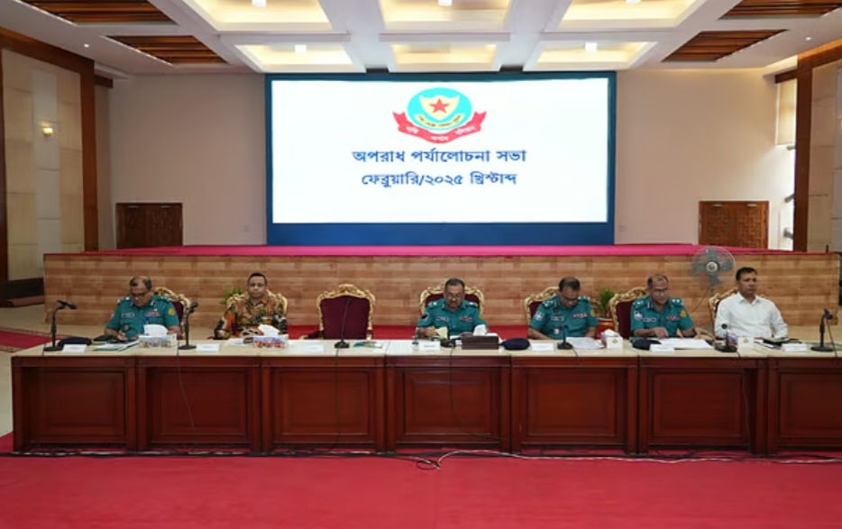 ঈদে ছিনতাইকারী ও চাঁদাবাজদের প্রতিরোধে ডিএমপি কমিশনারের নির্দেশনা