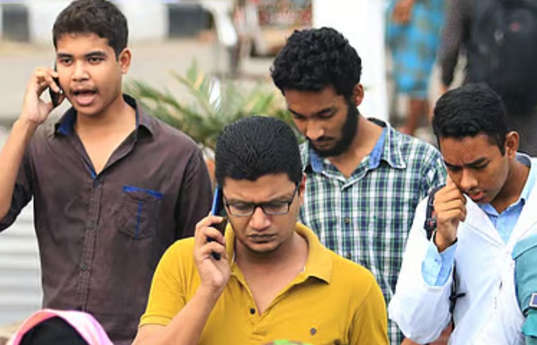 মোবাইল ফোনের শুল্ক ও কর কমানোর সুপারিশ।