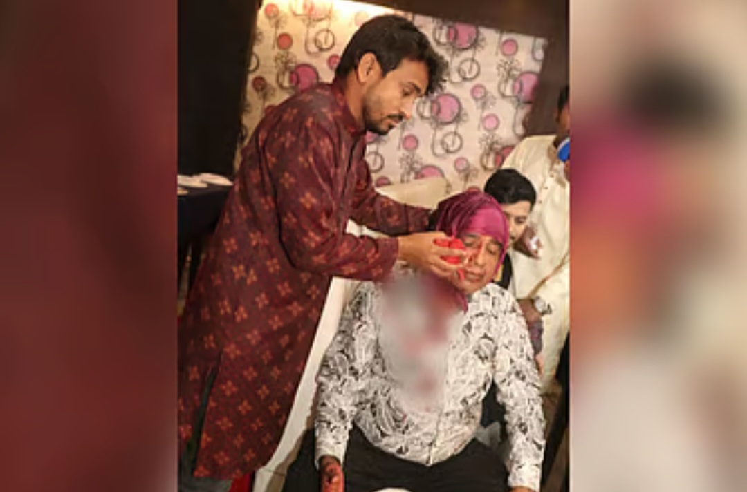 ইফতার অনুষ্ঠানে জাতীয় পার্টির মহাসচিবের বক্তব্য চলাকালে হামলা হয়।