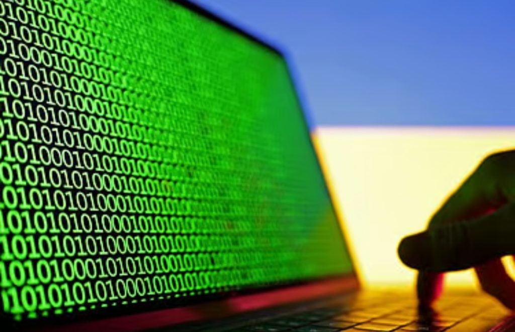 মাইক্রোসফট উইন্ডোজ ব্যবহারকারীদের সাইবার হামলার ঝুঁকির ব্যাপারে সতর্ক করেছে।