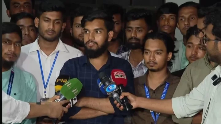 পলিটেকনিক শিক্ষার্থীদের ছয় দফা দাবিতে আন্দোলন: পরীক্ষা ও ফরম পূরণ বর্জন, প্রশাসনিক ভবনে তালা