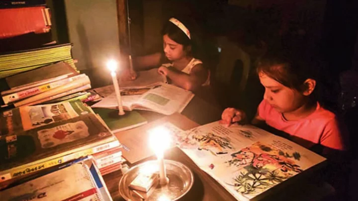 পদ্মার এপারে ২১ জেলায় গ্রিড ফেইল, এক ঘণ্টা বিদ্যুৎ বন্ধ