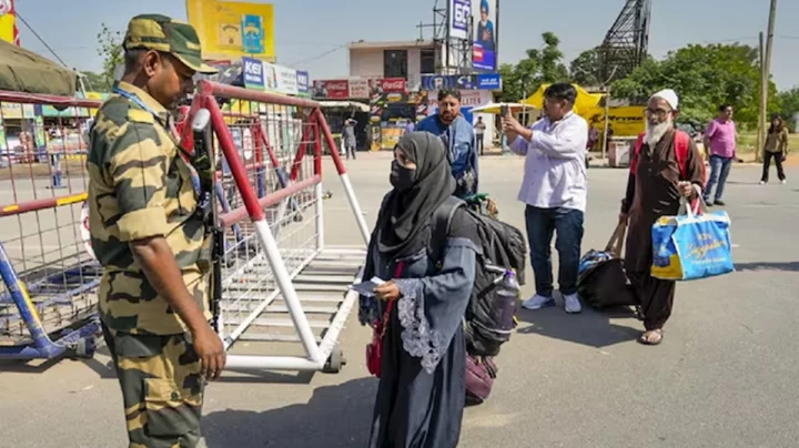 কাশ্মীরে সশস্ত্র হামলা: ভারত পাকিস্তানি নাগরিকদের ভিসা বাতিল করে, অধিকাংশ পাকিস্তানি নাগরিক ভারত ছেড়ে চলে গেছেন