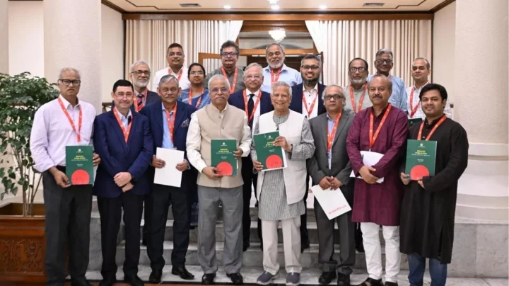 সাংবাদিকদের জন্য ঝুঁকি ভাতা, বিমা ও পেনশন চালুর প্রস্তাব শ্রম সংস্কার কমিশনের প্রতিবেদনে