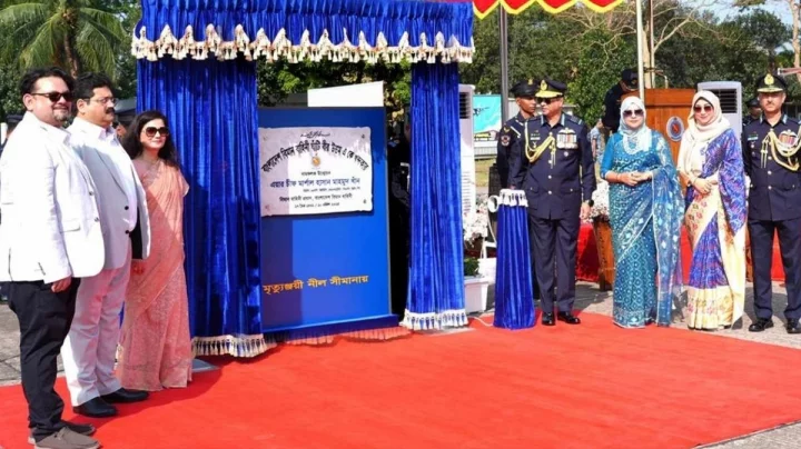 ঢাকায় বাংলাদেশ বিমান বাহিনী ঘাঁটির নামকরণ করা হয়েছে ‘বীর উত্তম এ কে খন্দকার’
