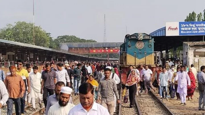 খালেদা জিয়া দেশে ফিরছেন, নেতাকর্মীদের উৎসব