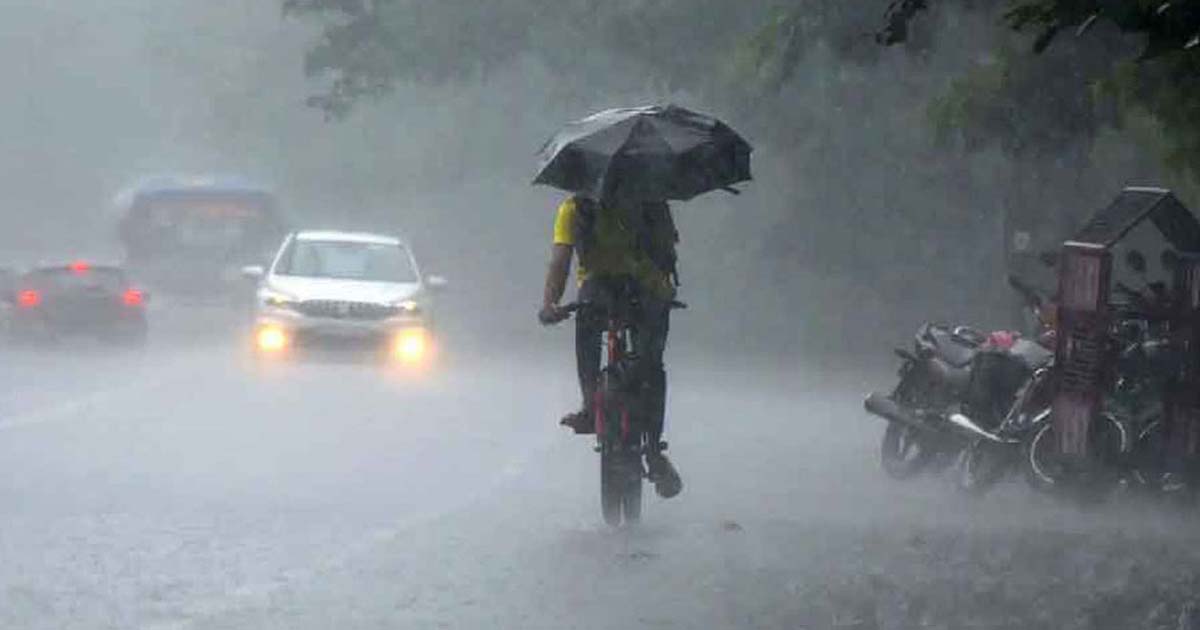 সারা দেশে বজ্রসহ বৃষ্টির আভাস, তিন বিভাগে ভারী বর্ষণের সম্ভাবনা