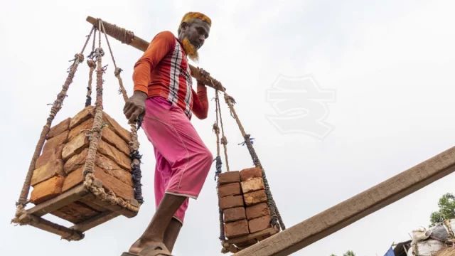 শ্রমিক অধিকার ও সরকারি শৃঙ্খলা: নতুন বাস্তবতায় বাংলাদেশের পথচলা