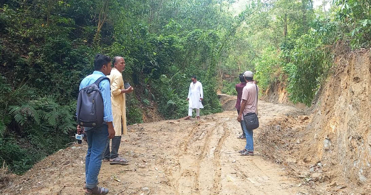 কলমাকান্দার পাহাড়ি জনপদে রাস্তার উন্নয়নে স্বস্তি, তবে বনবিভাগের আপত্তি