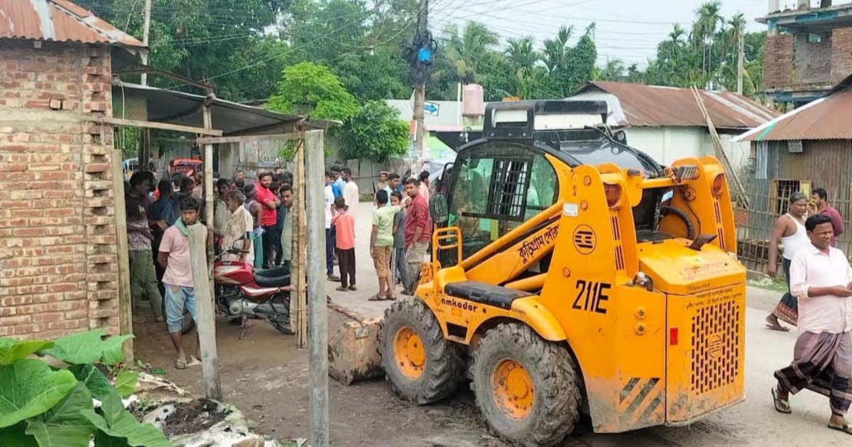 কুড়িগ্রামে ড্রেন দখলের প্রতিবন্ধকতায় পানি নিষ্কাশনে বাধা, পৌরসভা অভিযান থমকে