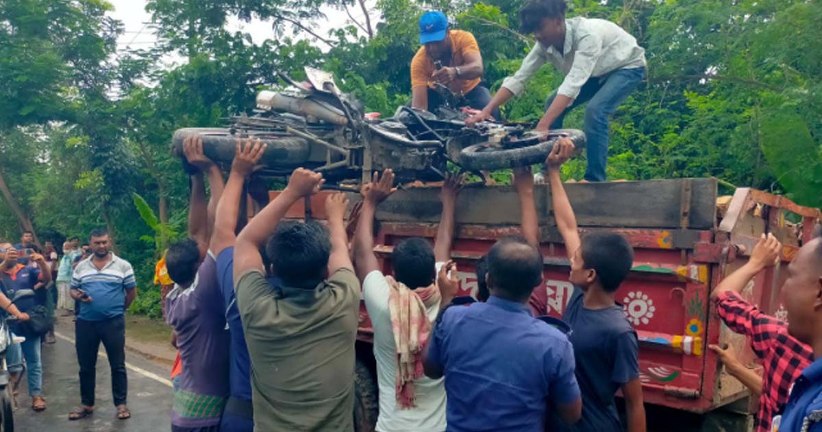 কুষ্টিয়ার কুমারখালীতে বাস, মোটরসাইকেল ও ট্রাক্টরের সংঘর্ষে যুবকের মৃত্যু
