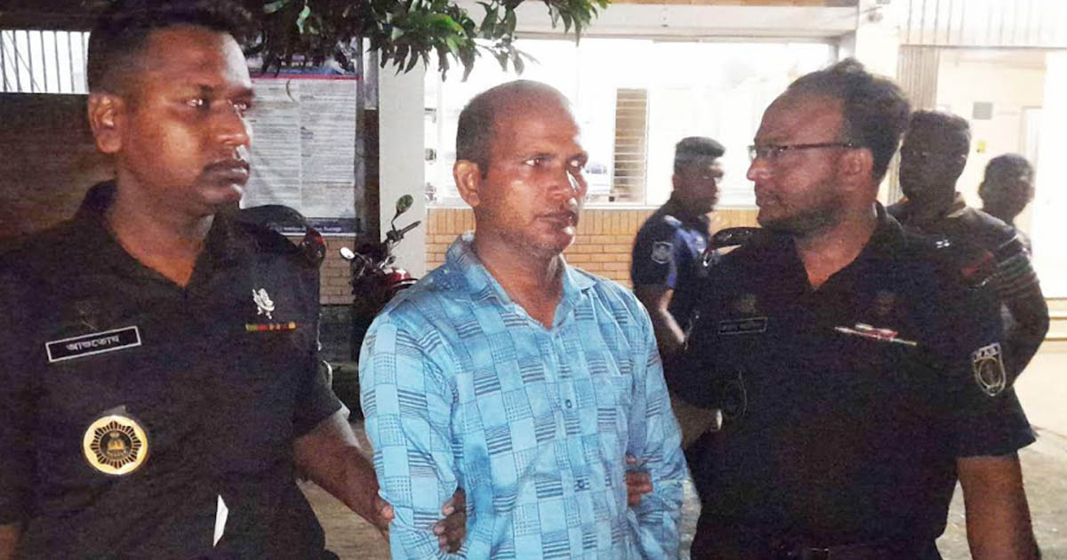 দিনাজপুরের পার্বতীপুরে চাঁদা দাবি ও ট্রাক আটকে রাখার অভিযোগে এনসিপি নেতা আটক