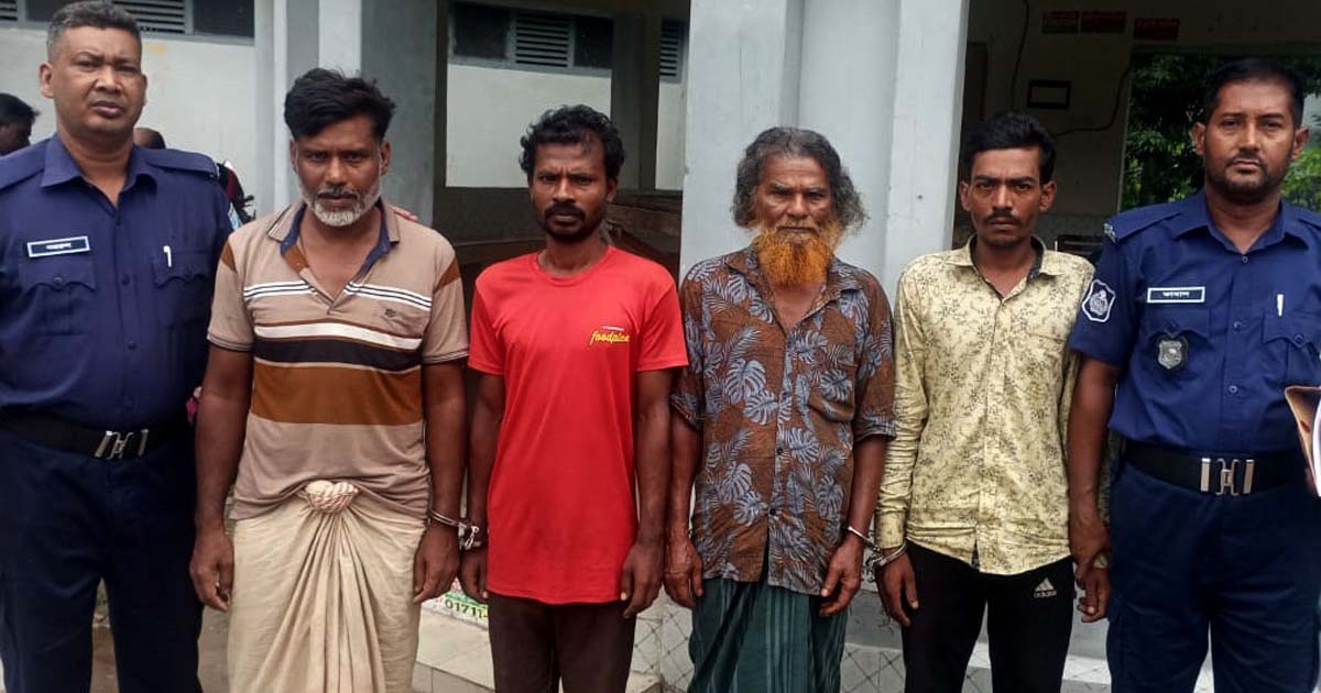 আগৈলঝাড়ায় রান্না করা খাবারে বিষ মিশিয়ে অচেতন করে লুট: সংঘবদ্ধ চক্রের ৪ জন আটক