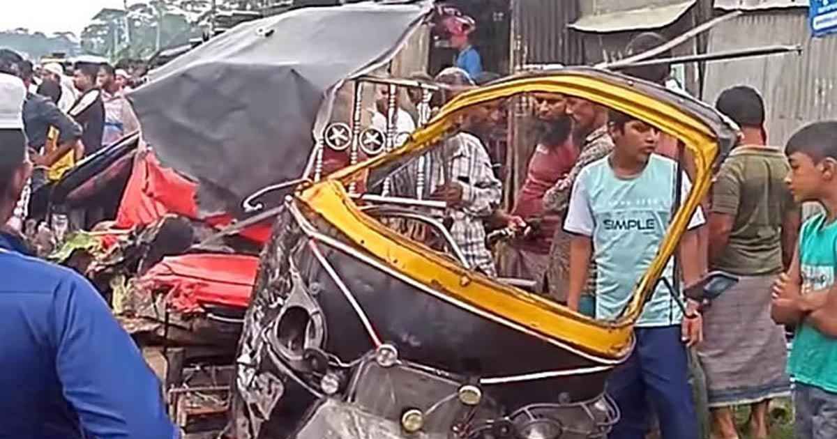 ঢাকা-বরিশাল মহাসড়কে বাস-মাহিন্দ্রা সংঘর্ষে নিহত ৫, আহত ২