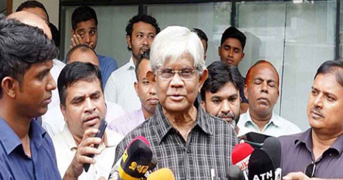 অন্তর্বর্তী সরকার ইরান-ইসরায়েল যুদ্ধে সজাগ, তেলের দাম বৃদ্ধি নীতিতে নেই