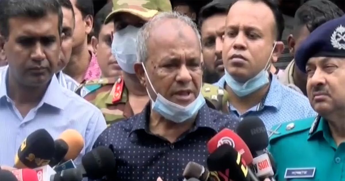 মাদক নির্মূলে জীবন বাজি রেখে কাজ করছে পুলিশ: স্বরাষ্ট্র উপদেষ্টা