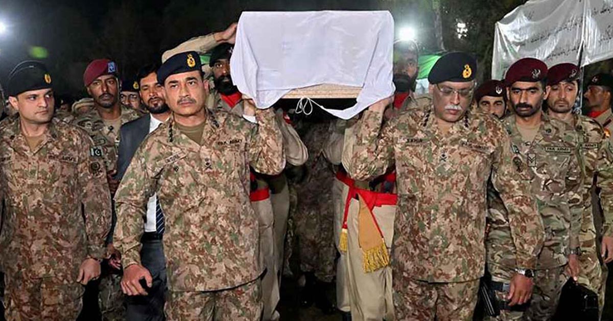 পাকিস্তানে আত্মঘাতী হামলায় ১৩ সেনা নিহত, আহত ২৯
