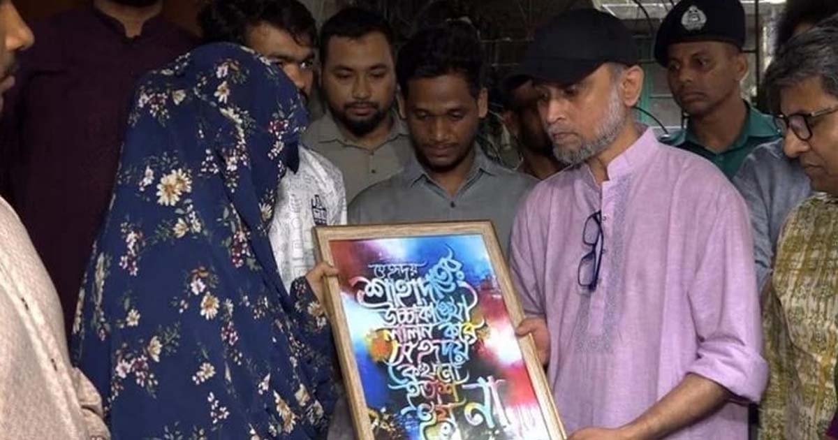 সংস্কৃতি মন্ত্রণালয়ের উপদেষ্টা মোস্তফা সরয়ার ফারুকীর জুলাই স্মৃতি জাদুঘর চালুর প্রস্তুতি