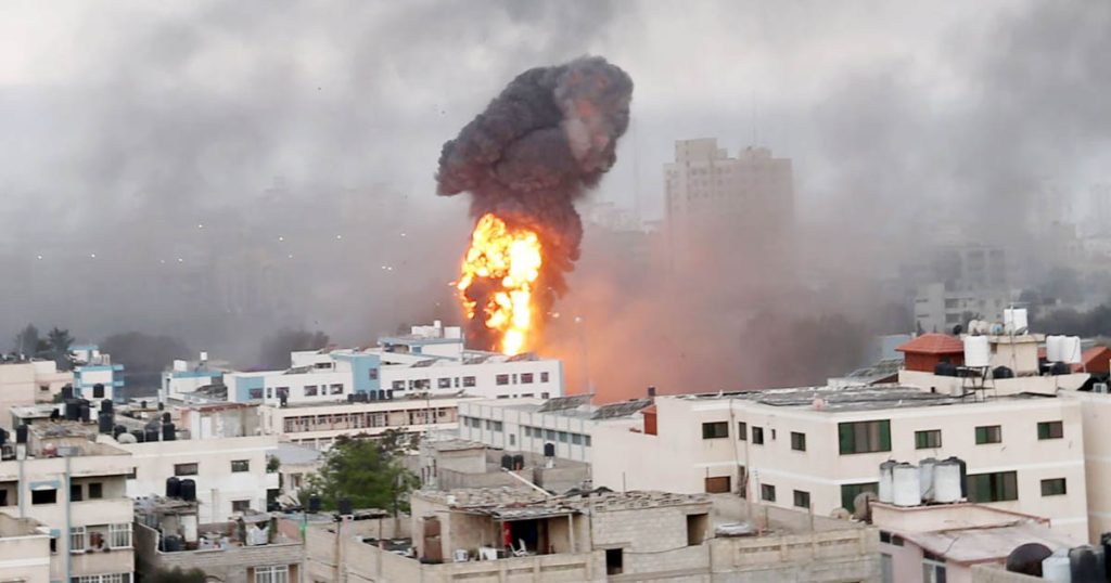 গাজায় ইসরায়েলি বিমান হামলায় নিহত ৭৫, দমবন্ধ করা পরিস্থিতি