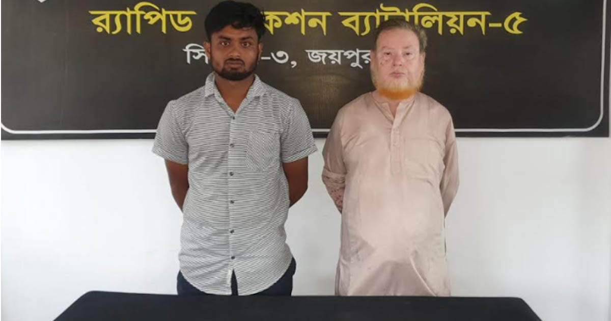 জয়পুরহাটে প্রাচীন বিষ্ণু মূর্তিসহ দুইজন গ্রেপ্তার