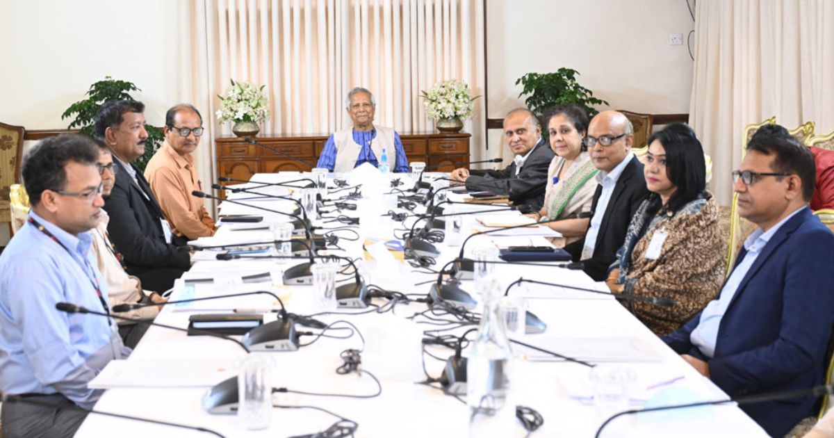 ৩২ হাজার শূন্য পদে প্রধান শিক্ষক নিয়োগের নির্দেশ প্রধান উপদেষ্টার, প্রাথমিক বিদ্যালয়ে ইন্টারনেট সংযোগেও জোর