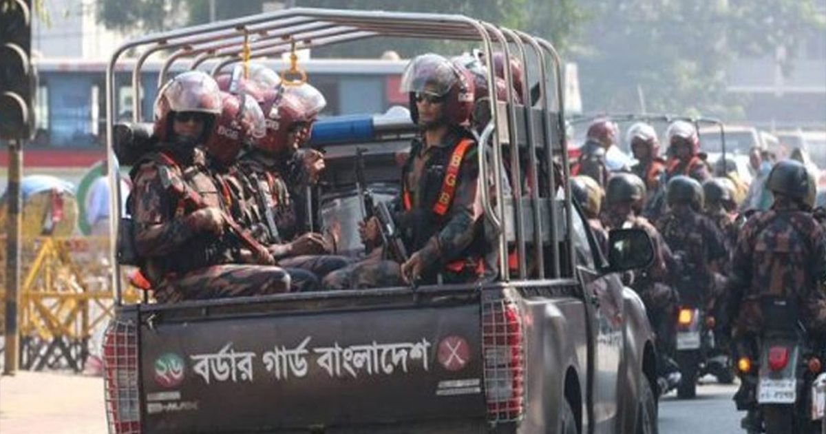 গোপালগঞ্জে এনসিপির পদযাত্রায় সহিংসতা, সেনা-বিজিবি মোতায়েন, চলমান ধাওয়া-পাল্টা ধাওয়া