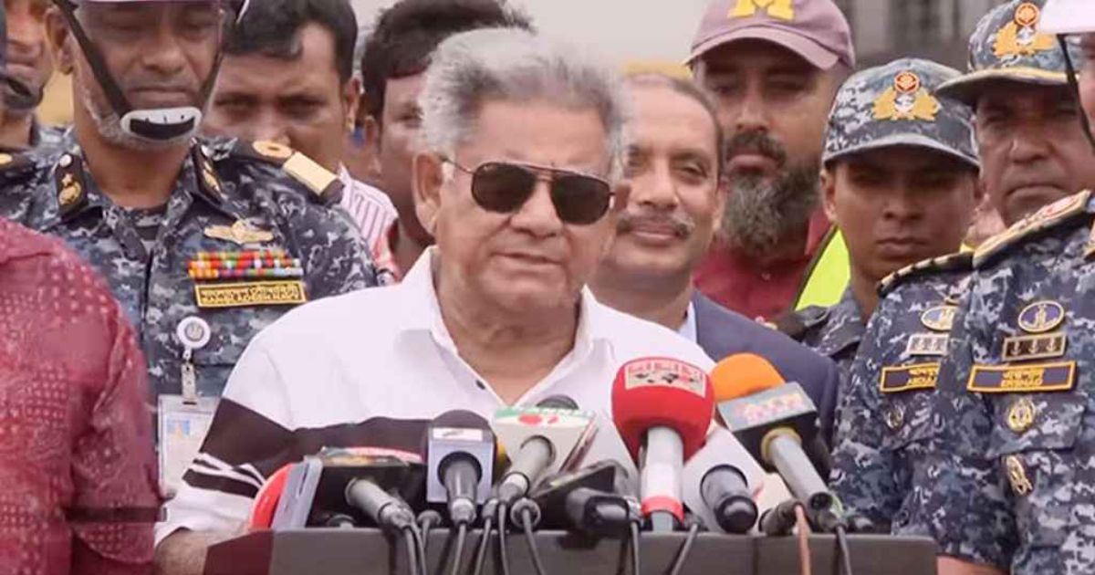 চট্টগ্রাম বন্দর নিয়ে প্রোপাগান্ডা বন্ধের আহ্বান দিয়েছেন নৌপরিবহন উপদেষ্টা