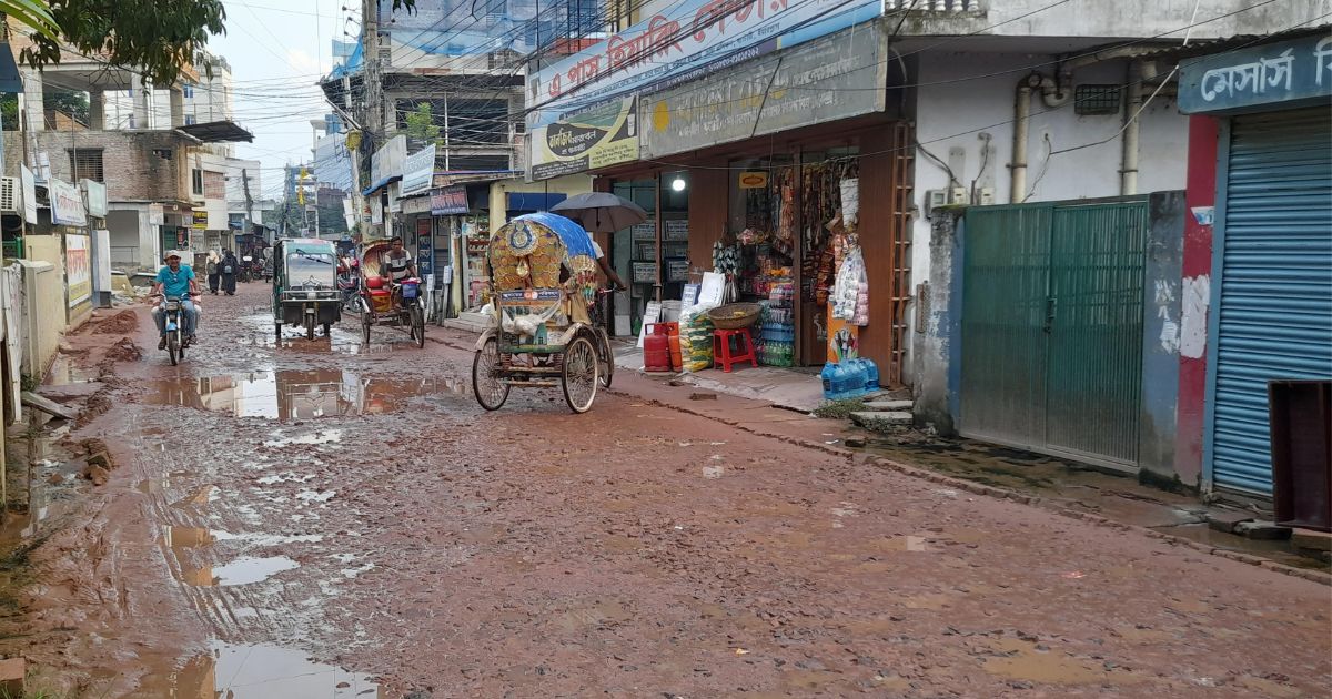 রাঙামাটিতে ইউপিডিএফ আস্তানায় সেনাবাহিনীর অভিযান: একে-৪৭সহ অস্ত্র উদ্ধার