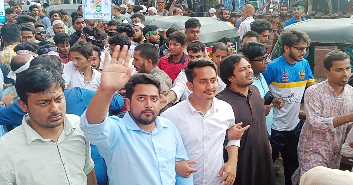গণঅভ্যুত্থানের পরে নতুন গণতান্ত্রিক সংবিধান প্রয়োজন: নাহিদ ইসলাম
