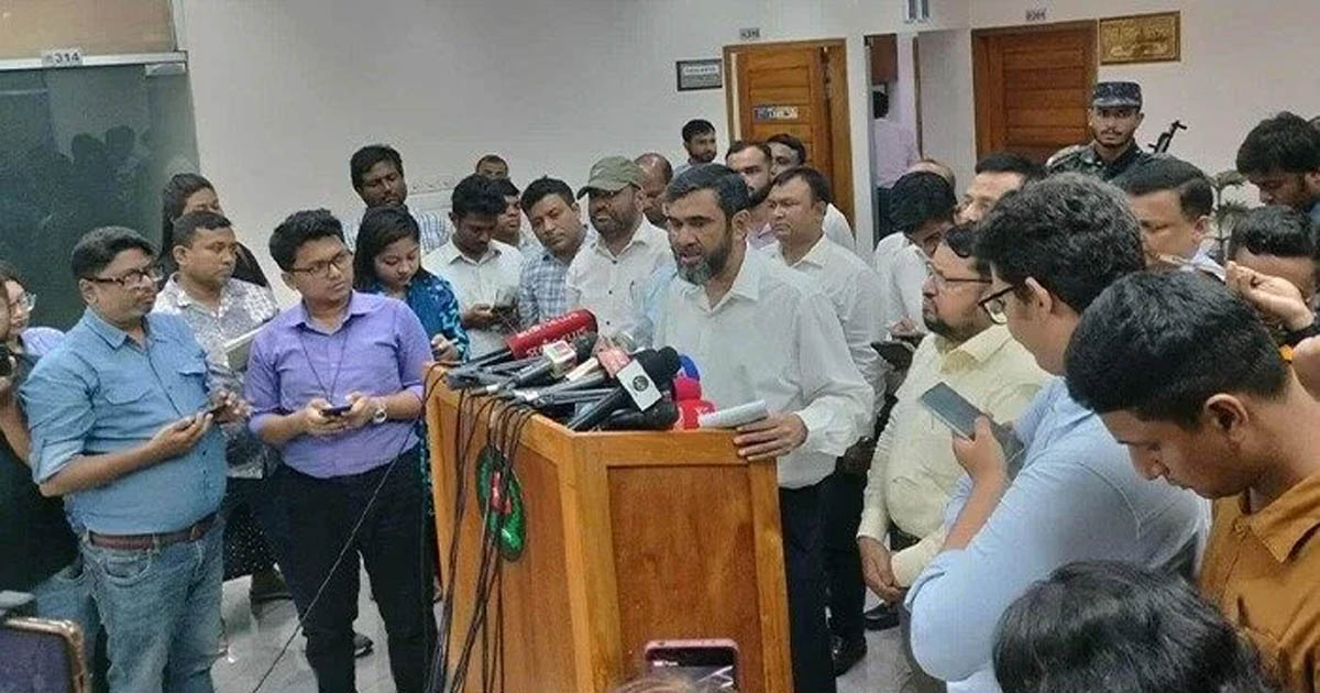 প্রবাসীদের জন্য পোস্টাল ব্যালটে ভোটের সুযোগ দেবে ইসি